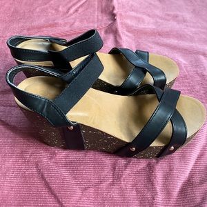 Jynx black and tan wedge sandals
